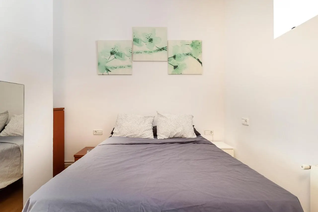 Pansiyon Double Room With Private Bathroom And Private Kitchen Barselona